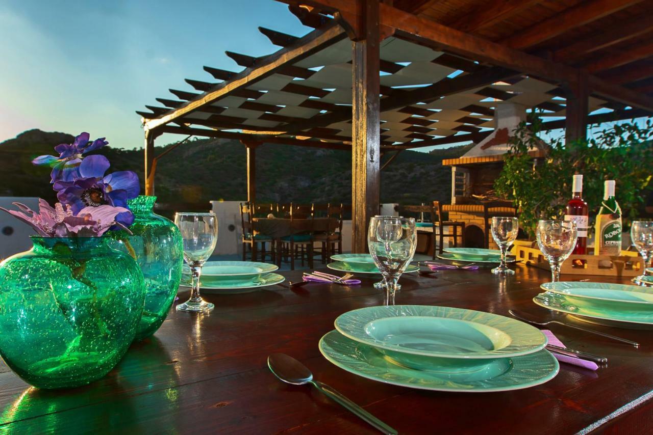 Saronic Seafront Villa Đảo Đảo Salamis Ngoại thất bức ảnh