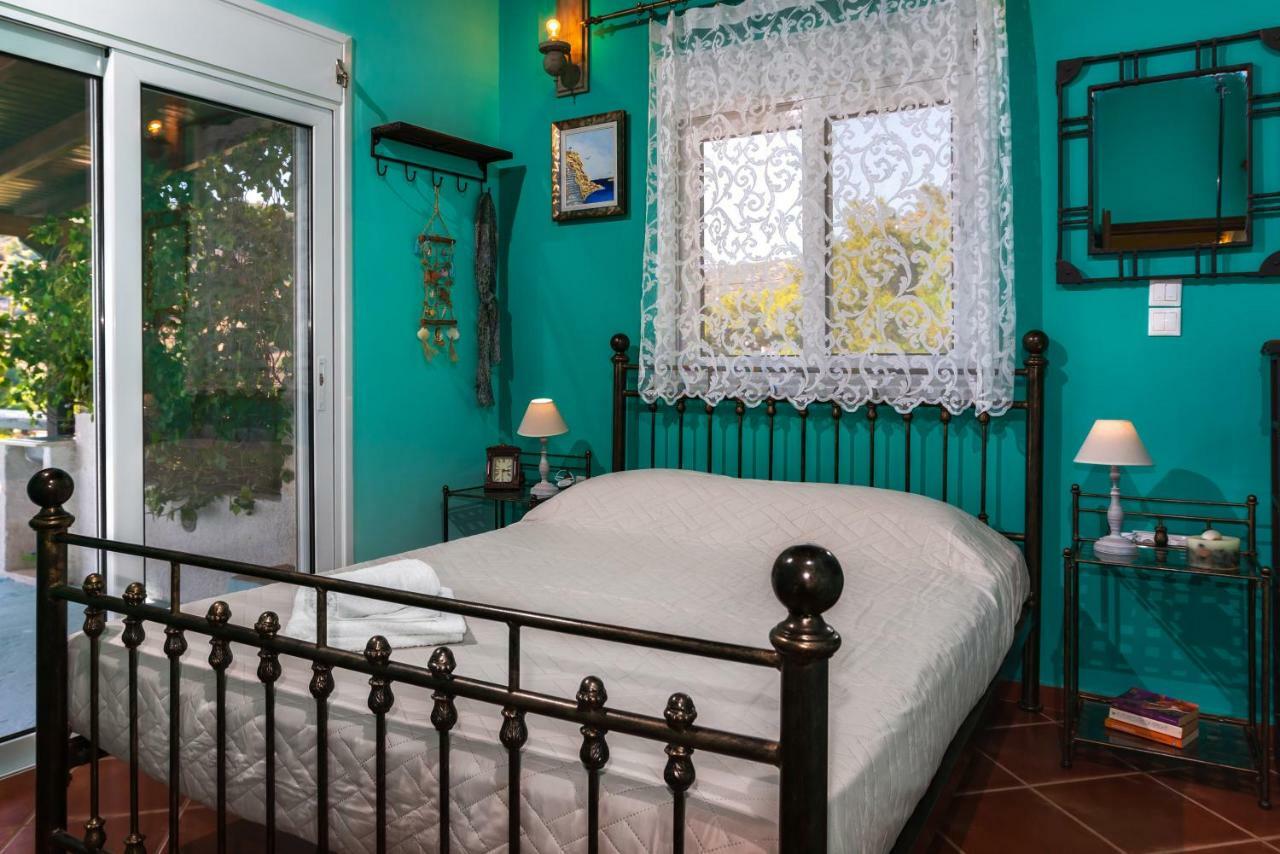 Saronic Seafront Villa Đảo Đảo Salamis Ngoại thất bức ảnh
